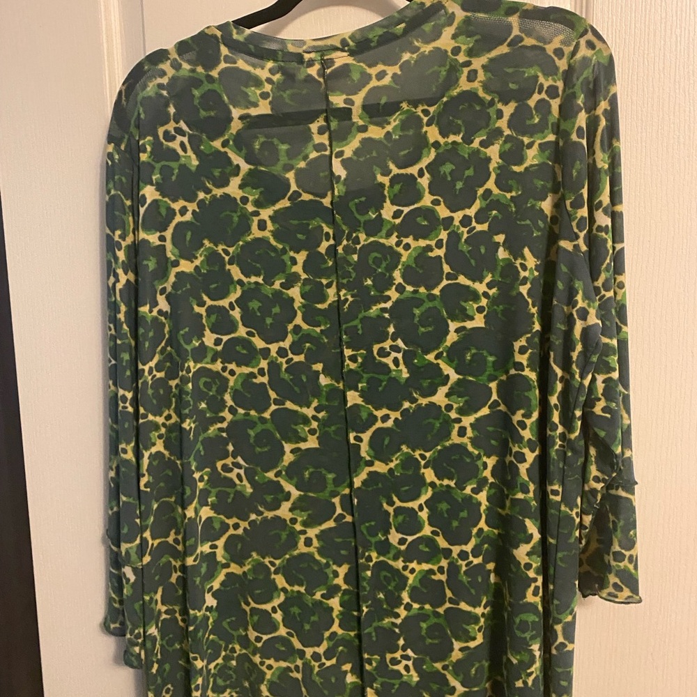 LOGO by Lori Goldstein Green and Gold Molecular Blouse - Picture 2 of 3